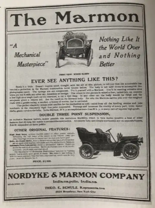 Ganzseitige Textanzeige mit Bildern über einen motorisierten Wagen aus dem frühen 20. Jahrhundert.